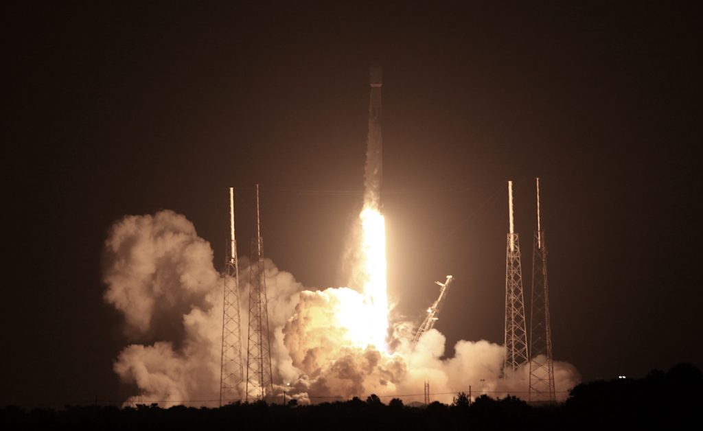 Falcon 9 przy pomocy historycznego boostera wyniósł satelitę SXM-8