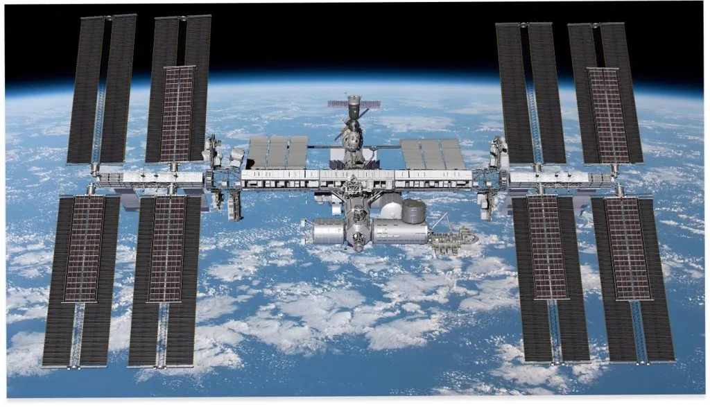 Nowe panele słoneczne na ISS