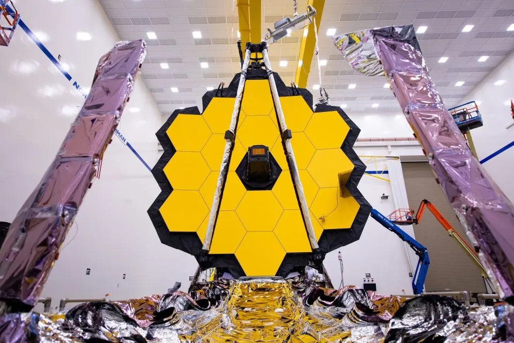 Kosmiczny Teleskop Jamesa Webba przeszedł wszystkie testy i przygotowuje się do podróży