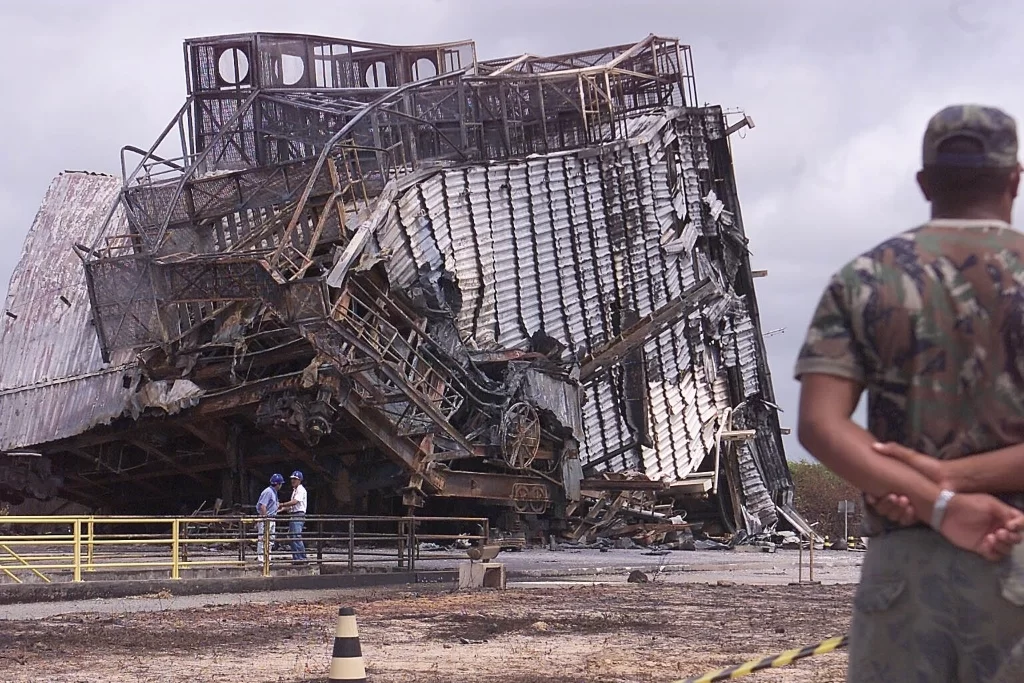 Pozostałości budynku montażowego po eksplozji rakiety VLS-1 (TecMundo)