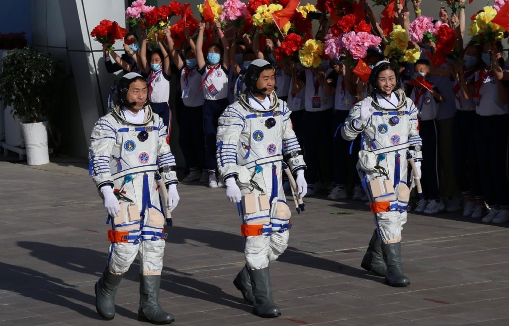Kolejna załoga dotarła na chińską stację kosmiczną