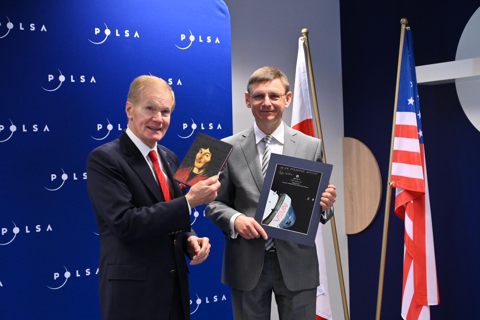 Administrator NASA Bill Nelson i prezes Polskiej Agencji Kosmicznej Grzegorz Wrochna (POLSA)